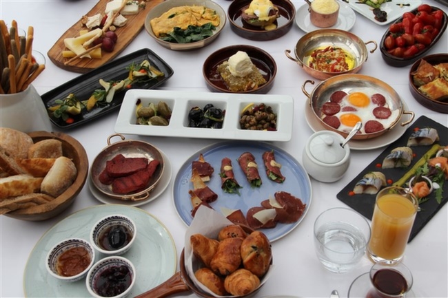 Vogue-Restaurant-Kahvaltı-Pazar-Kahvaltısı-Serpme-Kahvaltı