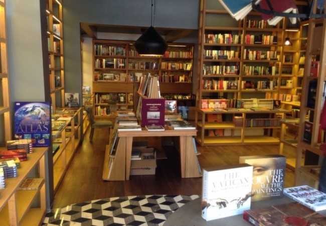 Minoa Cafe & Bookstore - Beşiktaş