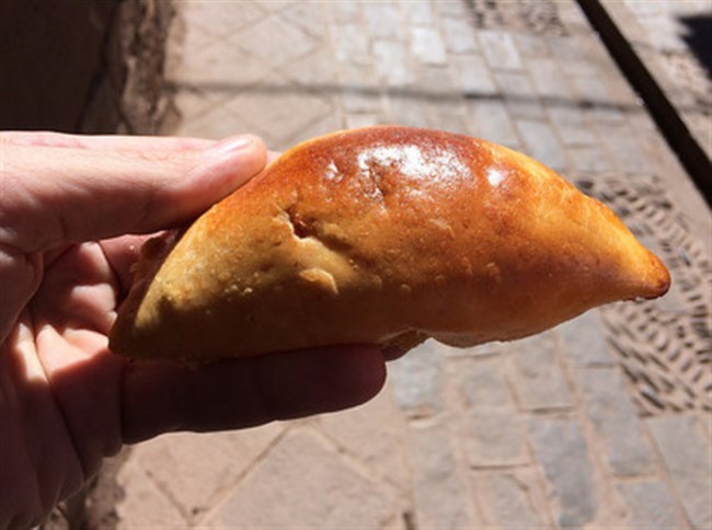 Dünya'da 4 Dolara Yiyebileceğiniz Sokak Lezzetleri Pisac Peru Empanadas