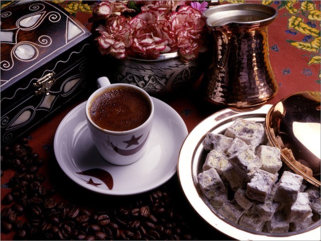 türk kahvesi ve lokum