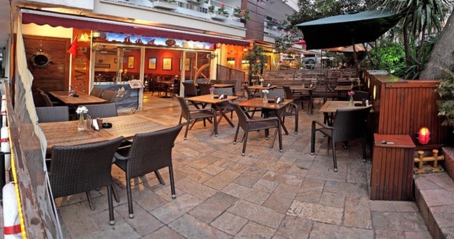 Kadıköy'deki Kahvaltıcılar Güverte Liman Cafe
