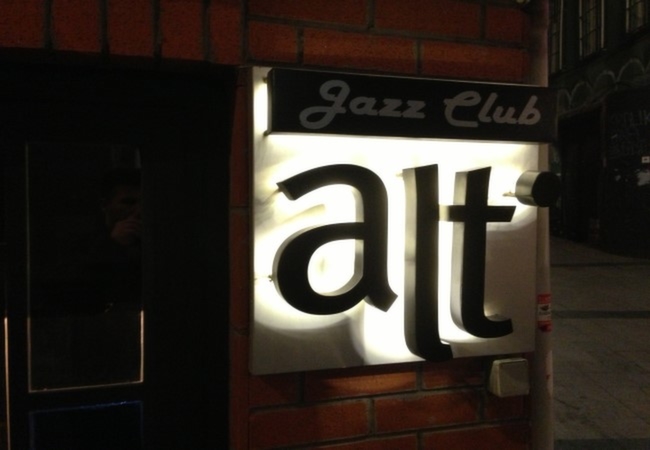 Alt Caz Club 