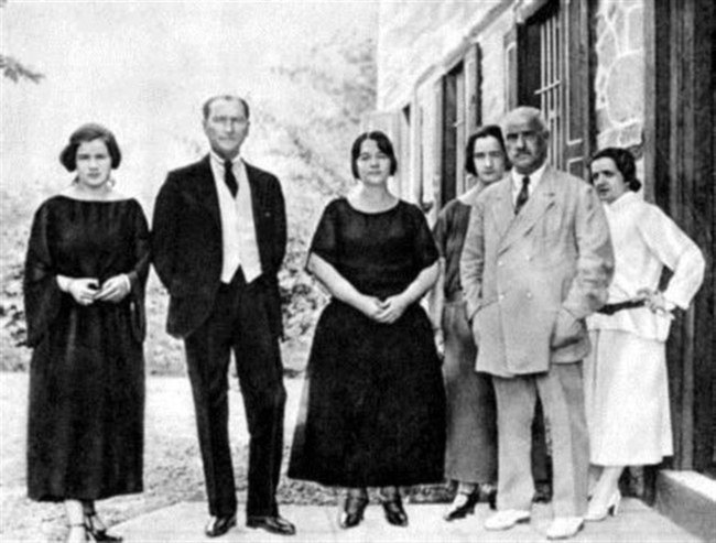 Atatürk-Latife-Hanım