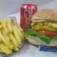 Kaşarlı Tavuk Burger + Patates Kızartması + Kutu İçecek