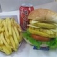 Duble Kaşarlı Tavuk Burger + Patates Kızartması + Kutu İçecek