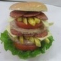 Duble Kaşarlı Sucuklu Hamburger + Patates Kızartması + Kutu İçecek