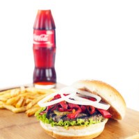 Köz Biber Burger (Orta) + Baharatlı Patates Kızartması (200 gr.) + Kutu İçecek