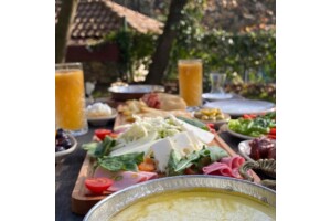 Mehmet Efendi Konağı'nda Serpme Kahvaltı Ve Kahvaltı Tabağı Keyfi