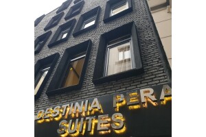 Destinia Pera Suites'te 2 Kişilik Konforlu Konaklama Seçenekleri