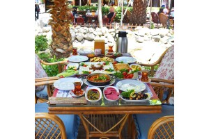 Bakırköy Şehristan Cafe & Restaurant Serpme Kahvaltı Keyfi