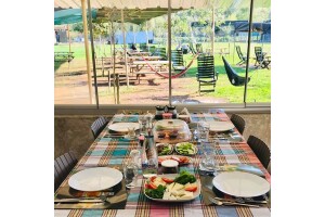 Beykoz Cumhuriyet Köy’de Esat Bey Çiftliği Serpme Köy Kahvaltısı